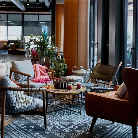 Moxy Denver Cherry Creek-3