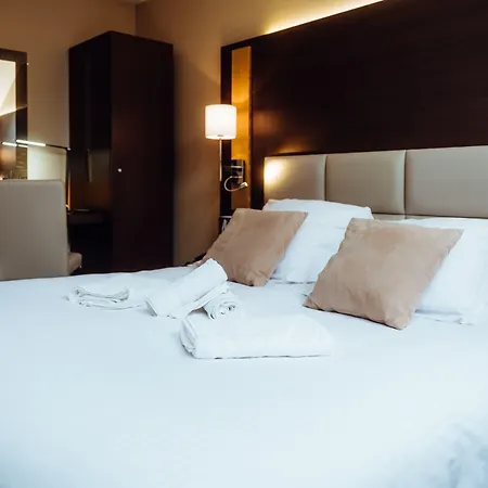 Hotel Le Dauphin Les Loges-3