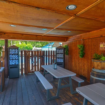 Rustic Inn-2