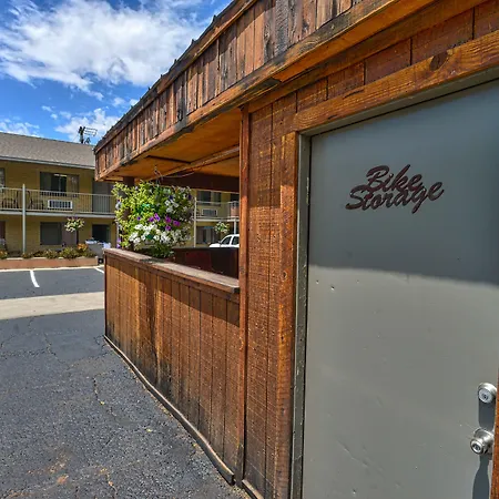 Rustic Inn-3