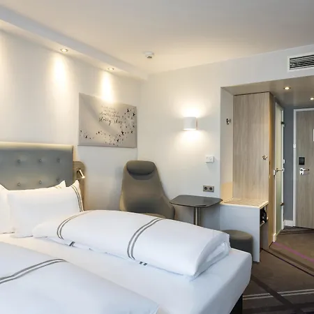 Holiday Inn Express - Freiburg - City Centre-3