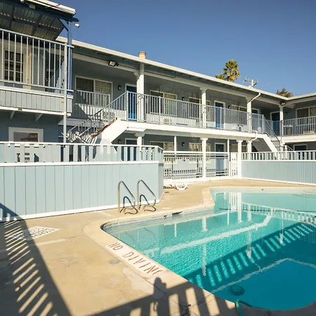 Salt Air Lodge-3