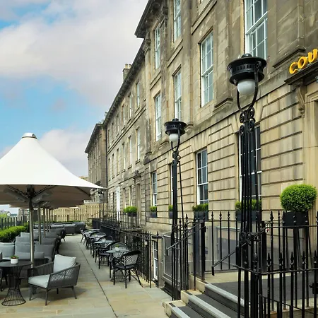 Courtyard By Marriott Edinburgh-2