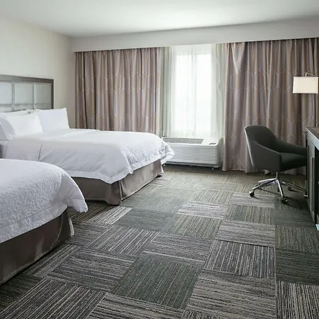 Hampton Inn & Suites-Hudson Wisconsin-2