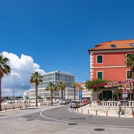 Galeria Valeria Seaside Downtown - Mag Quaint & Elegant Boutique Hotels-2