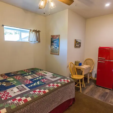 June Lake Motel-3