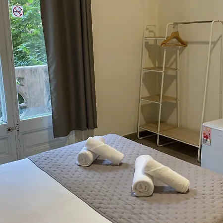 Hostal Balmes Centro-3