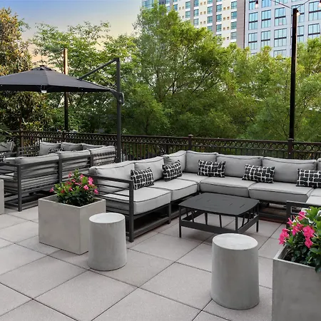 Hilton Garden Inn Nashville Downtown Convention Center-3