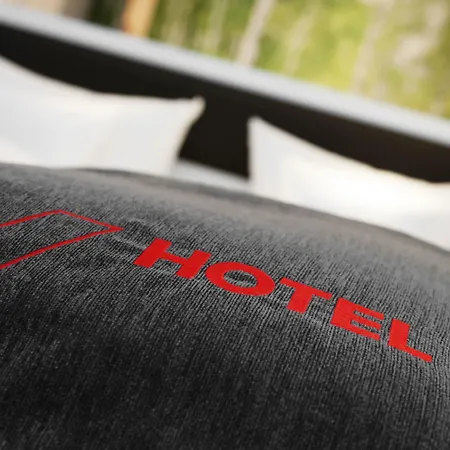 V-Hotel-2