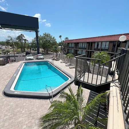 Tarpon Shores Inn-3