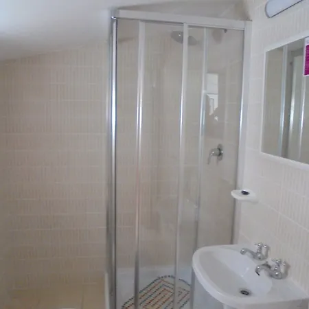 Lagos City Center Guest House & Hostel-3