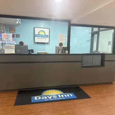 Days Inn By Wyndham Brooklyn Borough Park-3