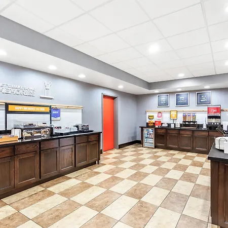 Hampton Inn Dekalb - Near The University-3