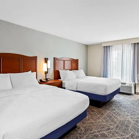 Hampton Inn Dekalb - Near The University-2