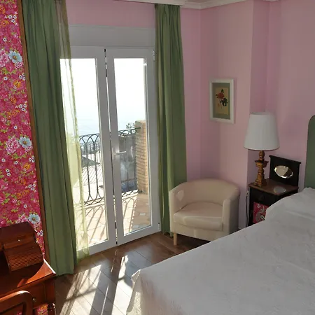 Welcome Inn Nerja Guest House Luxury Bed & Breakfast-2