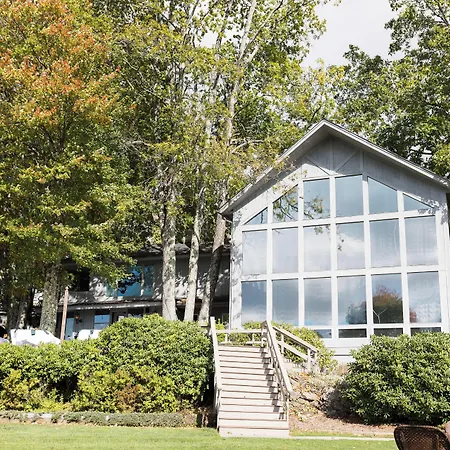 Inn At Crestwood-3