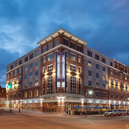 Hampton Inn Portland Downtown Waterfront-2