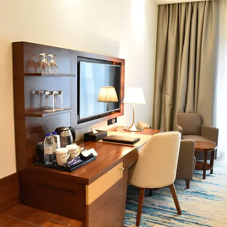 Golden Tulip Media Hotel-3