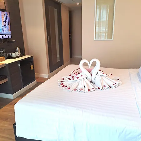 Amora Neoluxe Suites Hotel-2