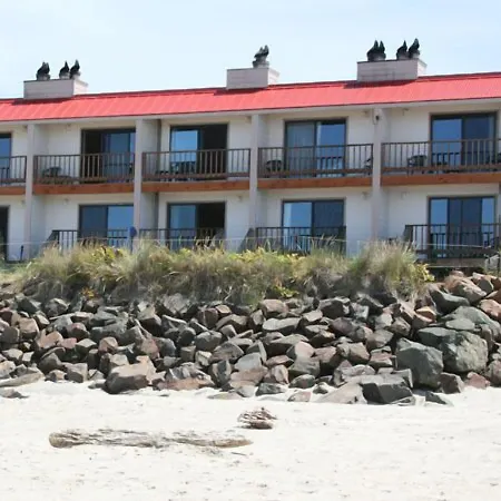Tradewinds Motel-2