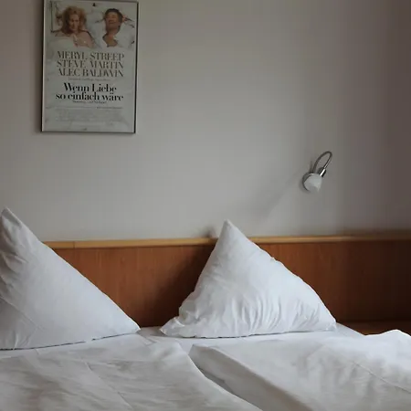Filmhotel Lili Marleen Potsdam-2