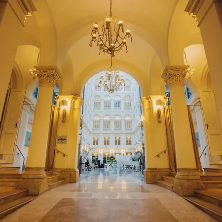 Hotel Grand Palace - Small Luxury Hotels - Operated By Czech Inn-3
