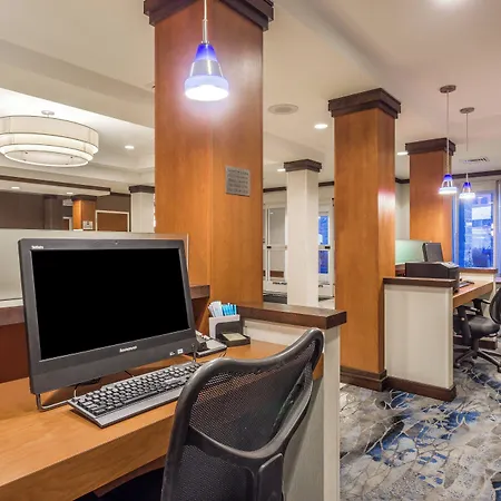 Fairfield Inn And Suites By Marriott Madison East-3
