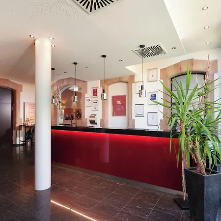 Novina Hotel Tillypark-3