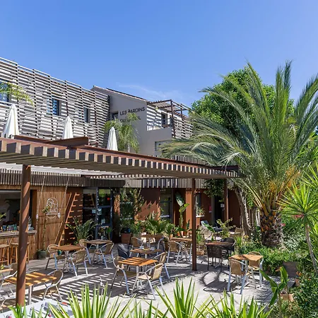 Hôtel les jardins du canal - piscine chauffée à 28 degrés - parking gratuit - garage - bornes électriques - accueil vélos et motos - kids friendly-solaire ecoresponsable-3