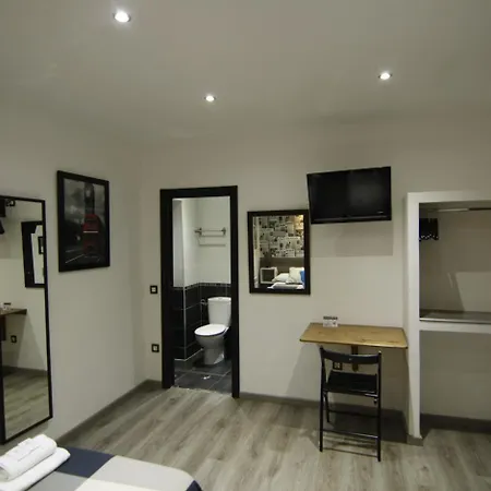 Hostal MH Fuencarral-2