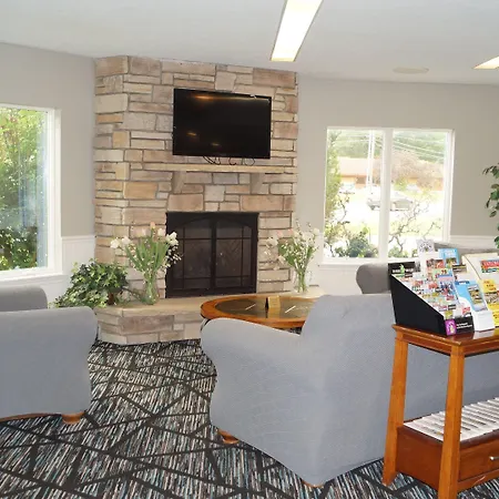 Super 8 By Wyndham Traverse City-3