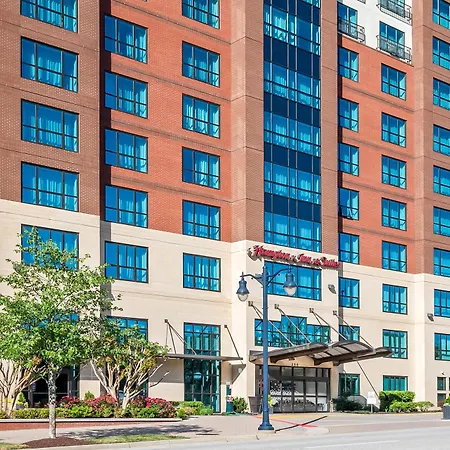 Hampton Inn & Suites National Harbor-Newly Renovated-3