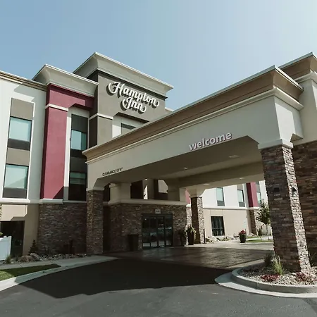Hampton Inn Bismarck-3