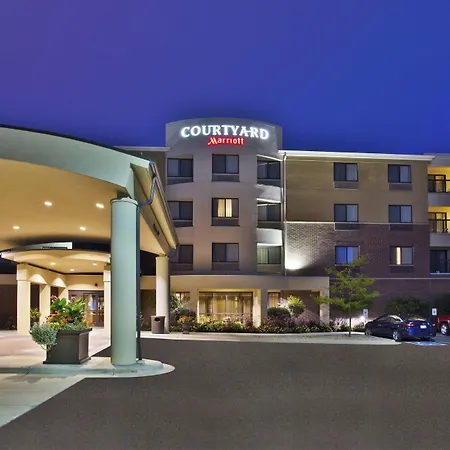 Courtyard By Marriott Madison West / Middleton-3