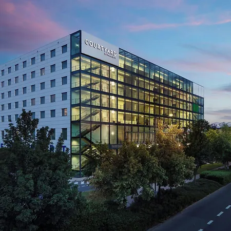 Courtyard By Marriott Prague Airport-2