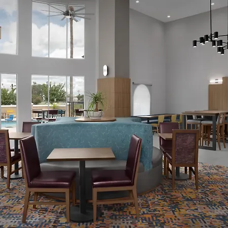 Hampton Inn & Suites Lake City-3