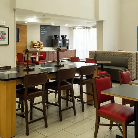 Holiday Inn Express & Suites Columbia-Fort Jackson By Ihg-3