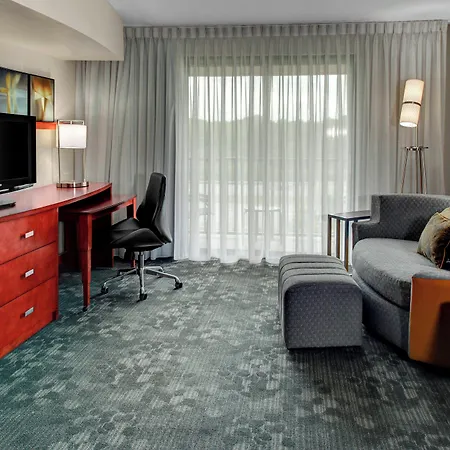 Courtyard By Marriott Anniston Oxford-3