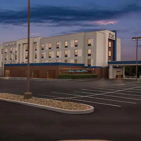 Hampton Inn & Suites Grove City-2