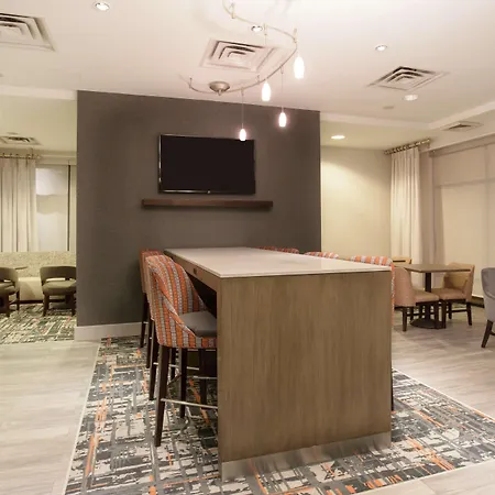 Hampton Inn & Suites Denver-Downtown-2