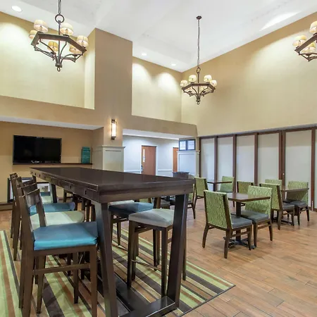 Hampton Inn & Suites Albany-Airport-2