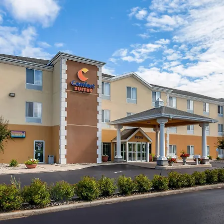 Comfort Suites Escanaba West-3