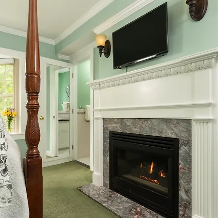 1802 House Bed & Breakfast-3