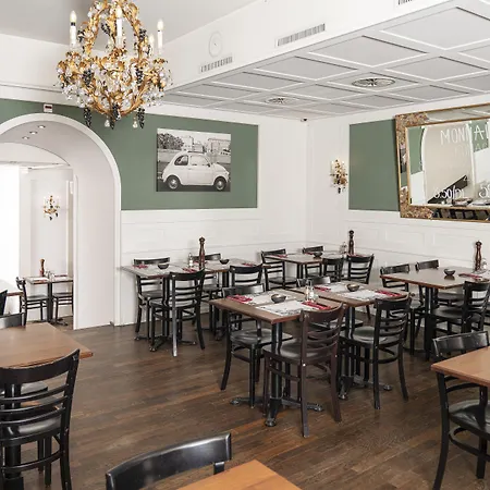 Boutique Hotel Weisses Kreuz - Adult only Hotel-3