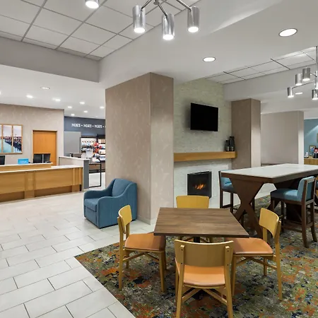 Hampton Inn & Suites Bremerton-3