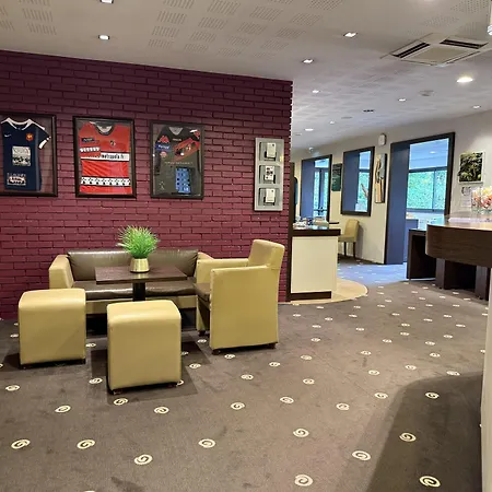 Kyriad Rennes Nord Hotel-2