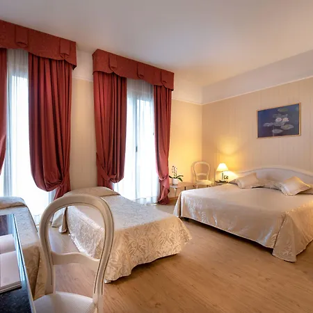 Hotel President-2
