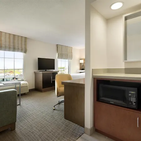Hampton Inn & Suites Middletown-3