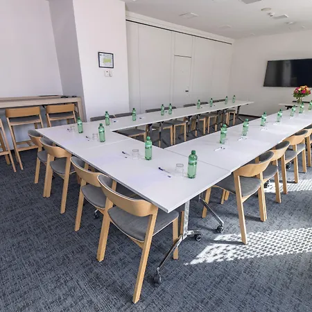 Holiday Inn Express Geneva Airport By Ihg-2