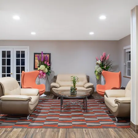 Microtel Inn & Suites By Wyndham Springfield-3
